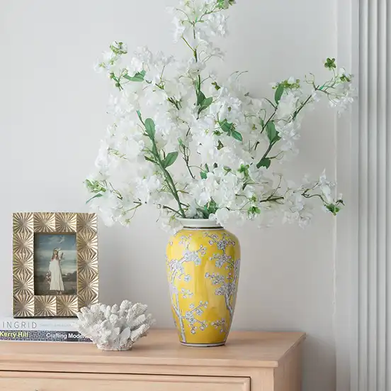 Meihua Meiping Porcelain Vase