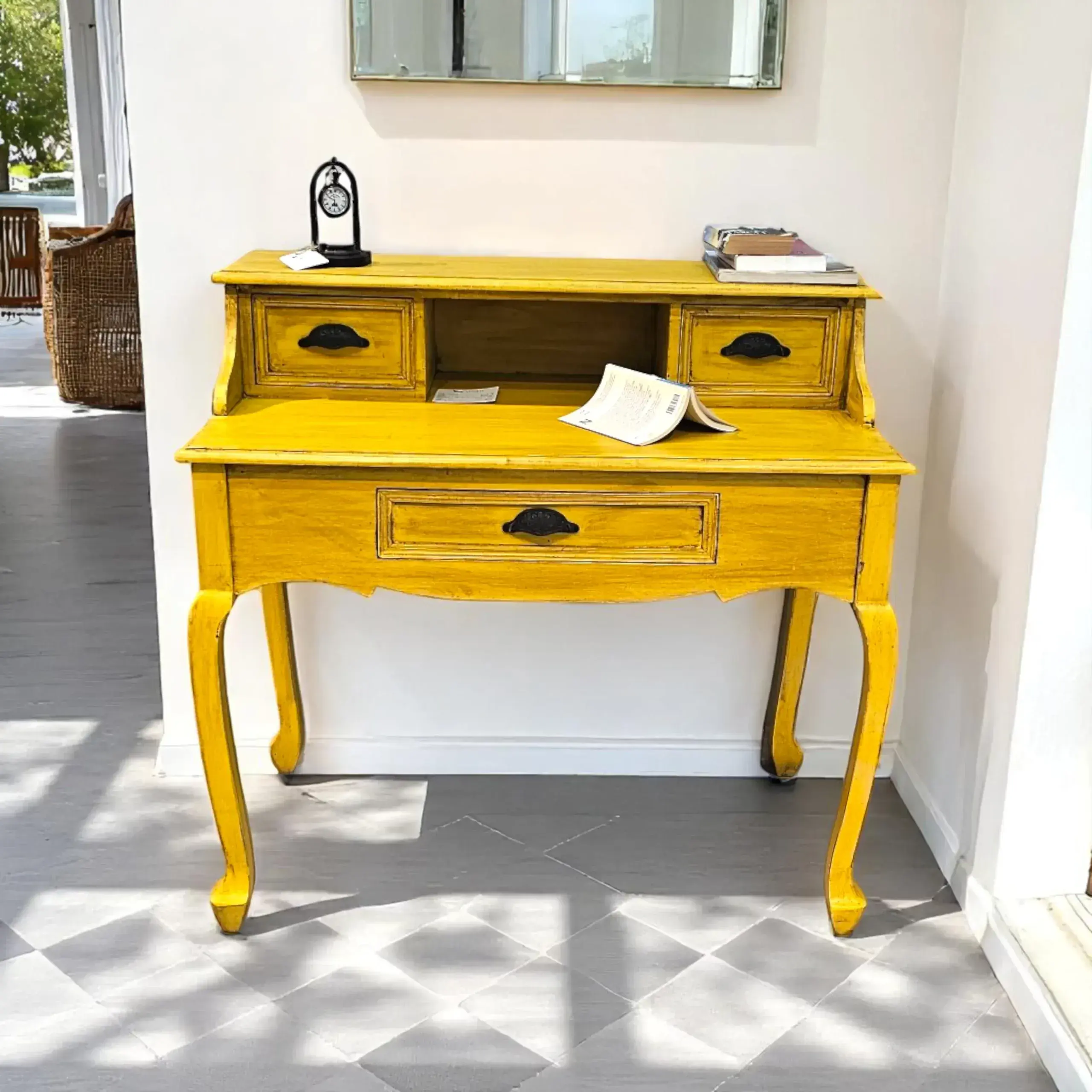 Sunny Charm Writing Desk