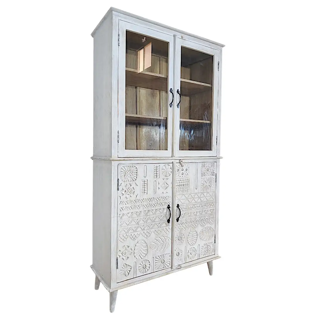 The Nomad Hand-Chiseled Glass Cabinet | خزانة النماد الخشبية المزينة بالنقش اليدوي والزجاج