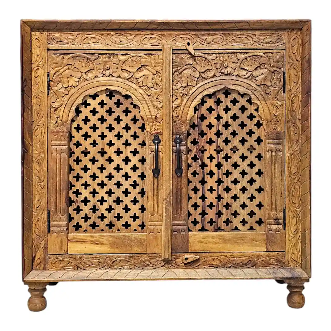 La Roseraie Secrète (The Secret Rose Garden) Sideboard / Small cabinet