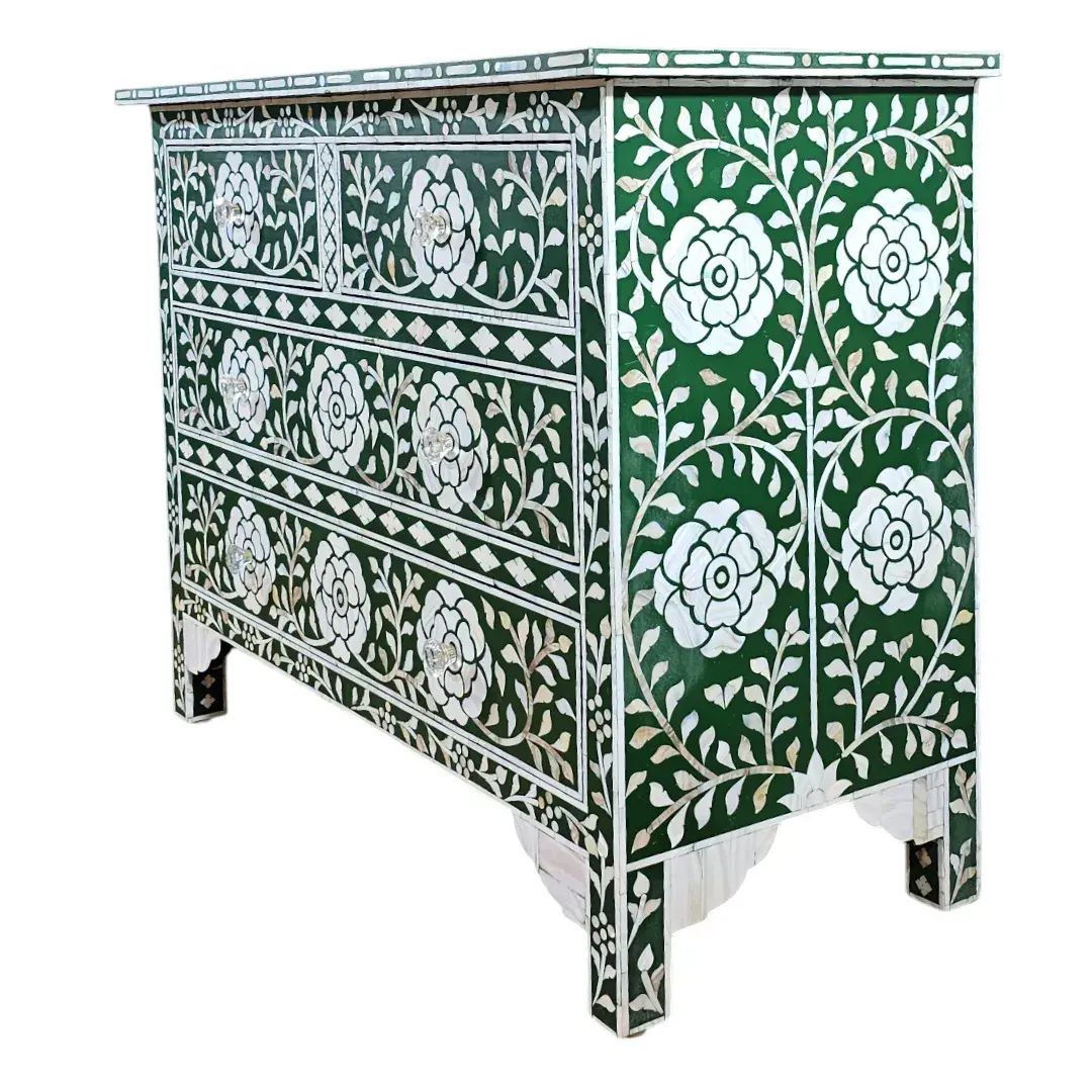 The Versailles D'émeraude The Emerald Versailles Chest