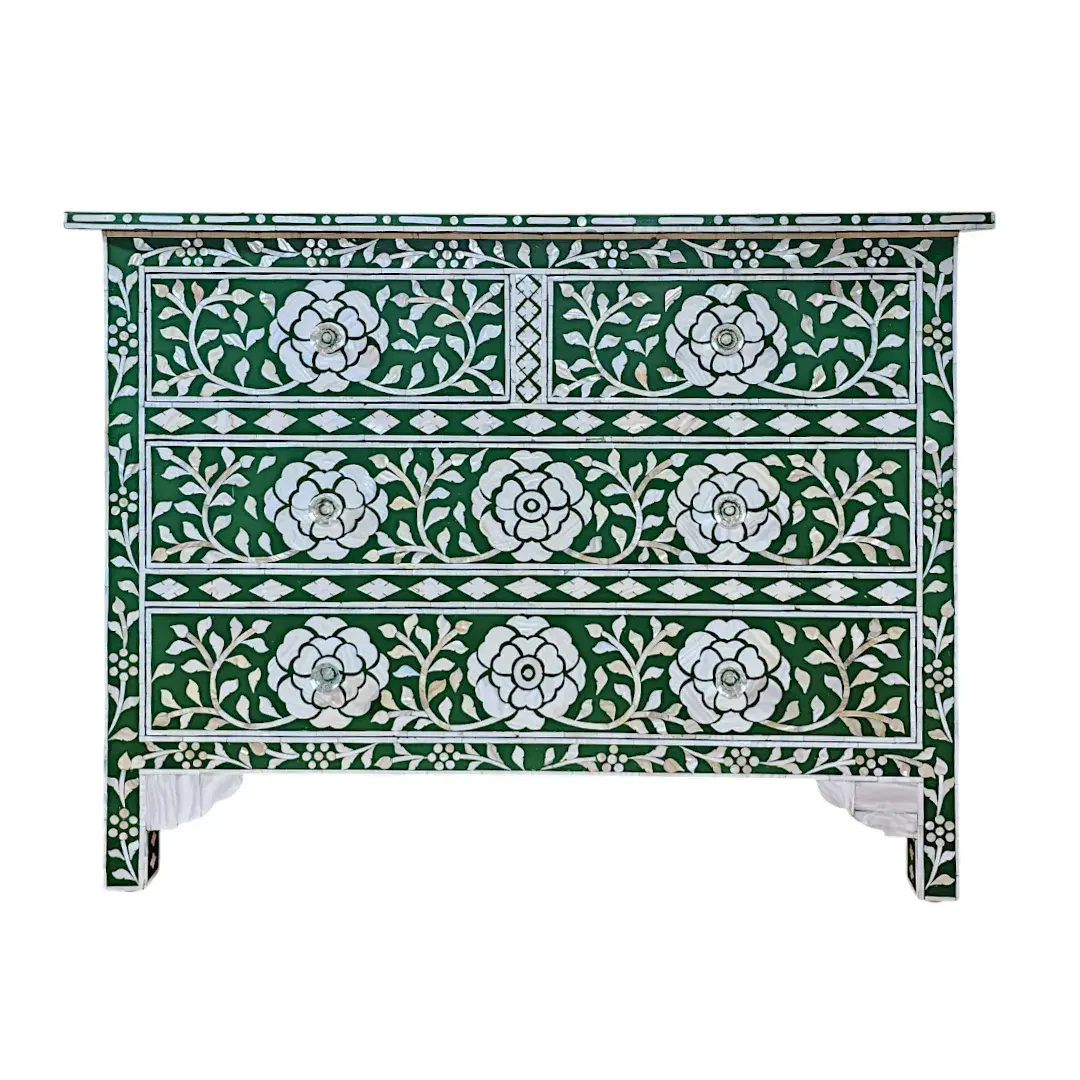 The Versailles D'émeraude The Emerald Versailles Chest