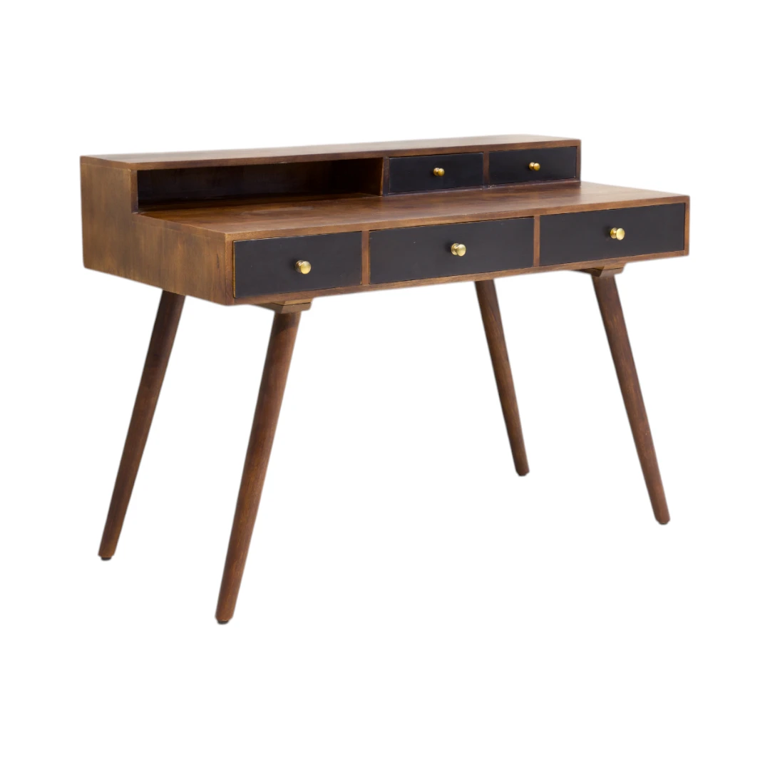 Everyday Essentials Desk