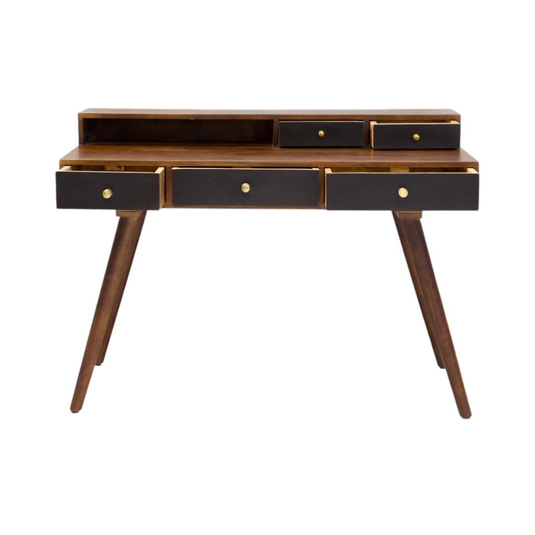 Everyday Essentials Desk