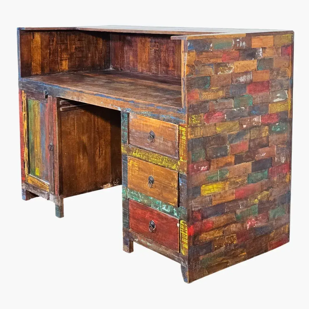 The Sentinel's Story Reception Counter / Desk