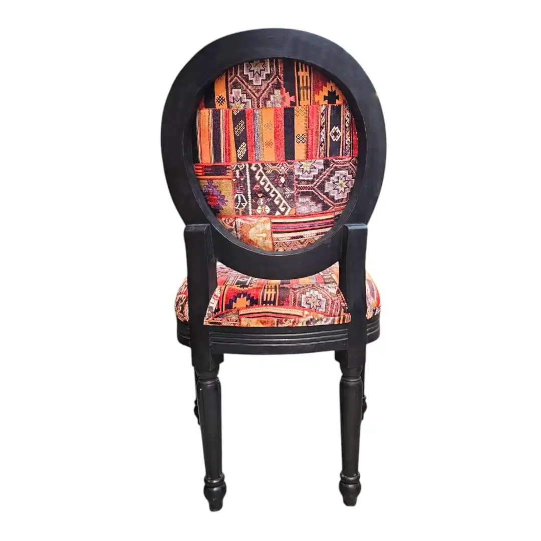 La Chaise Medallion Royale (The Royal Medallion Chair)