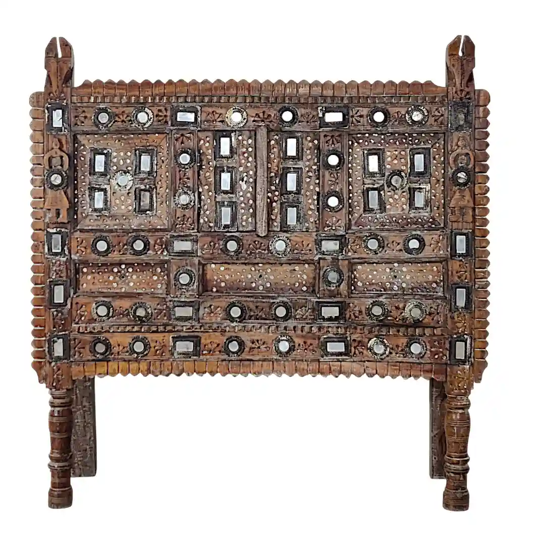 The Ashwa Thikri-Inlay Salvage Console Table | طاولة كونسول أشوا المعمارية المطعمة بالثيكري
