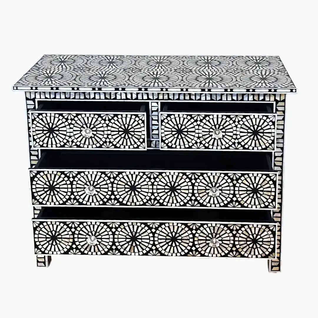Cassiopeia Commode en Nacre | Étoile Inlay Chest
