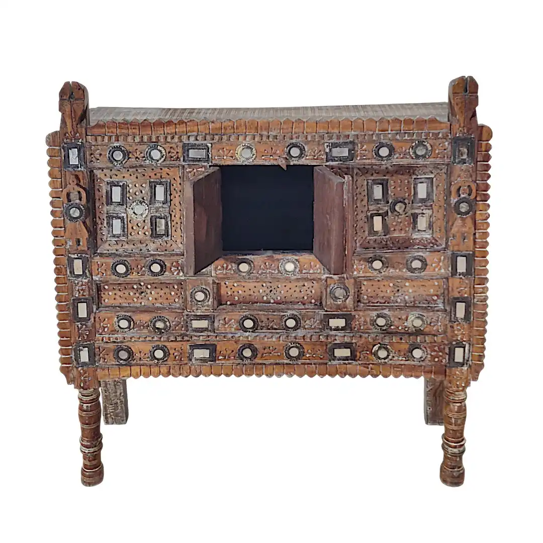 The Ashwa Thikri-Inlay Salvage Console Table | طاولة كونسول أشوا المعمارية المطعمة بالثيكري
