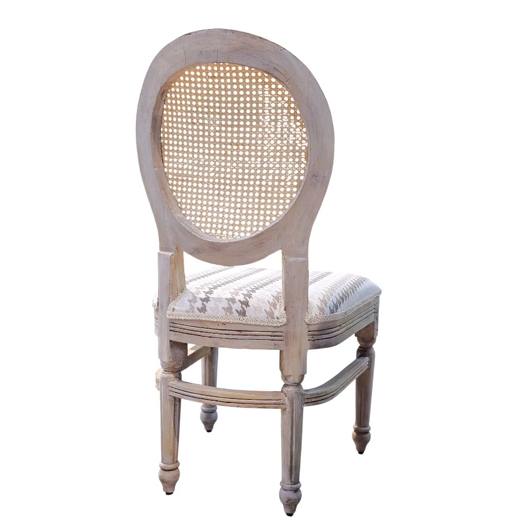 La Chaise Medallion Royale (The Royal Medallion Chair)