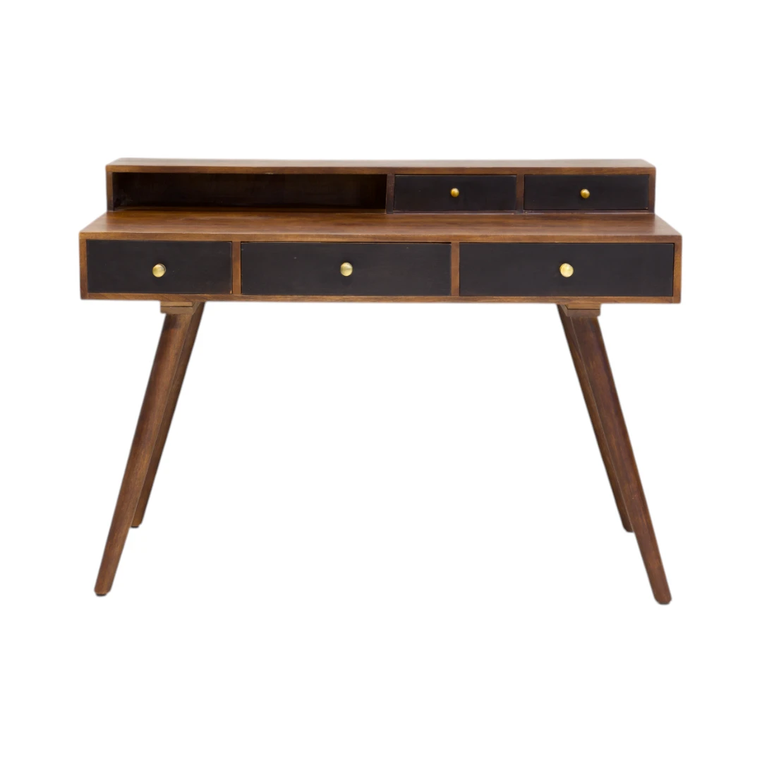 Everyday Essentials Desk