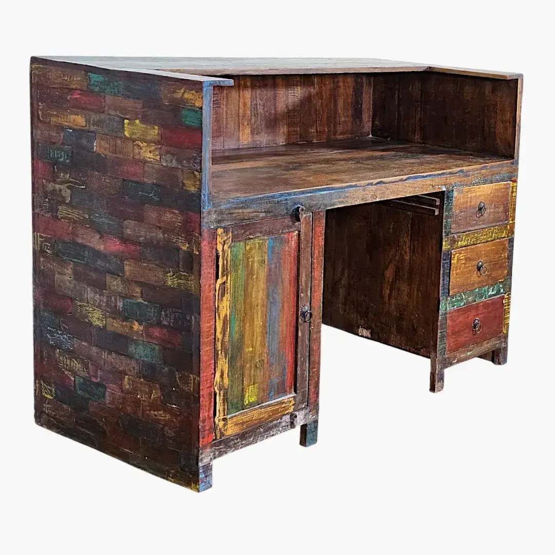 The Sentinel's Story Reception Counter / Desk