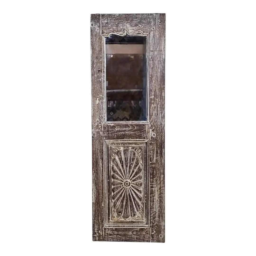 The Artisan’s Sun-Drenched Arched Mirror