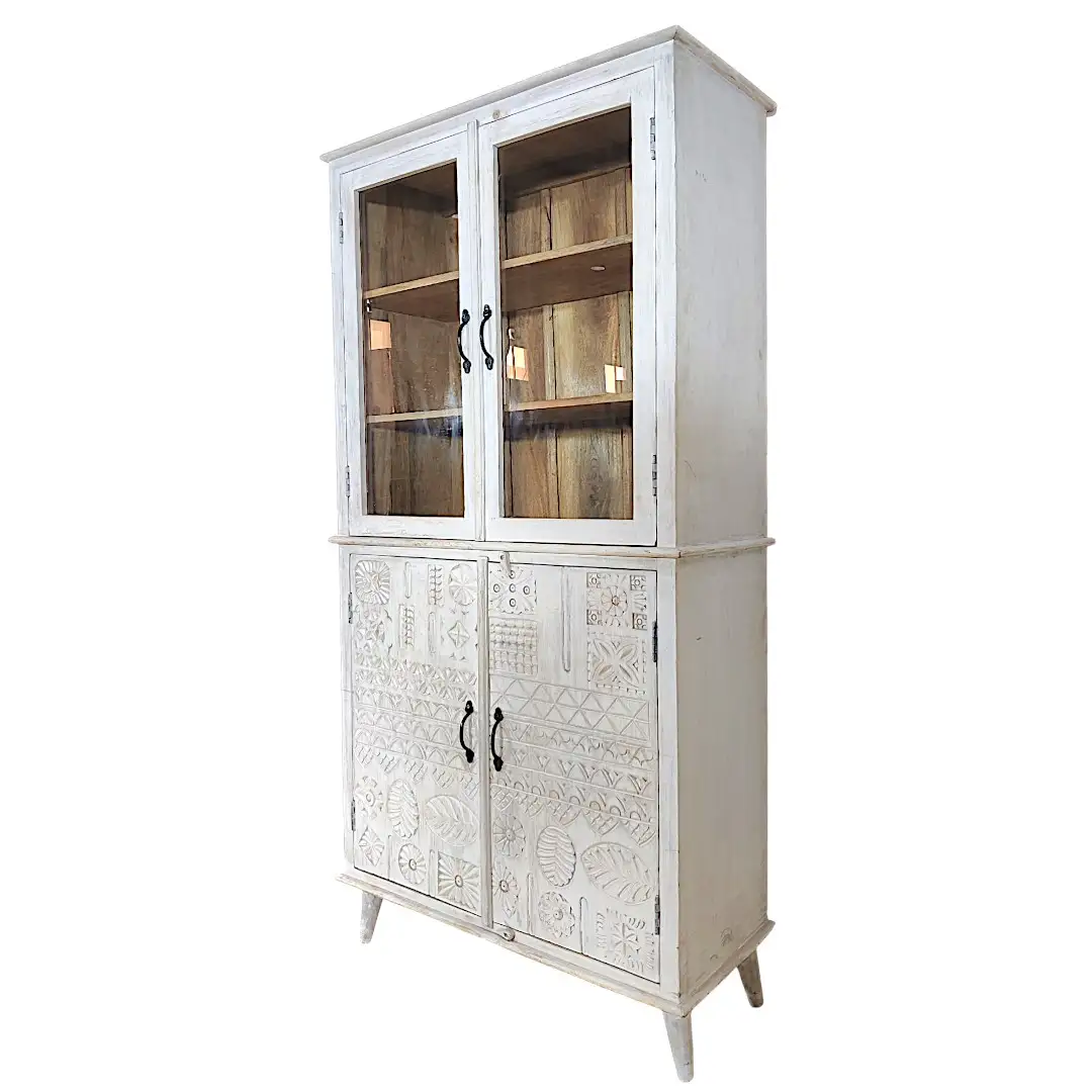 The Nomad Hand-Chiseled Glass Cabinet | خزانة النماد الخشبية المزينة بالنقش اليدوي والزجاج