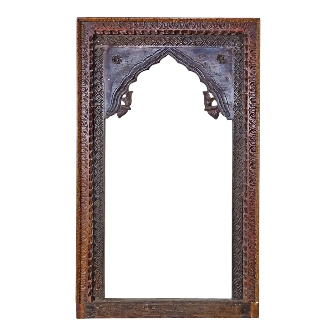 THE ISFAHAN AYENEH MIRROR