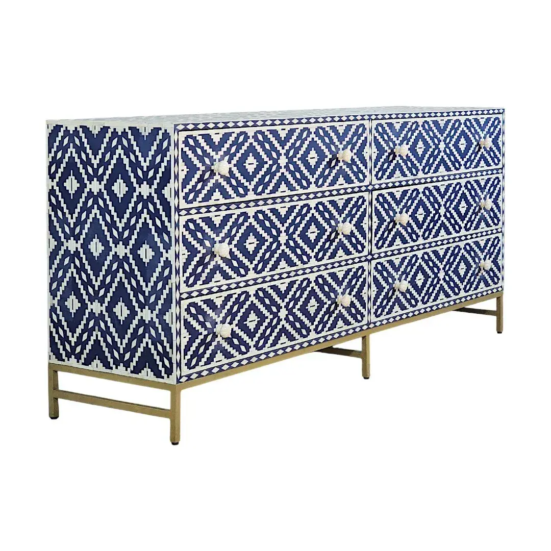 The Azur Geometric Chest