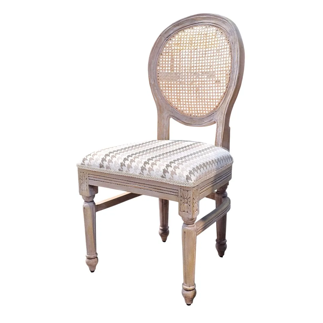 La Chaise Medallion Royale (The Royal Medallion Chair)