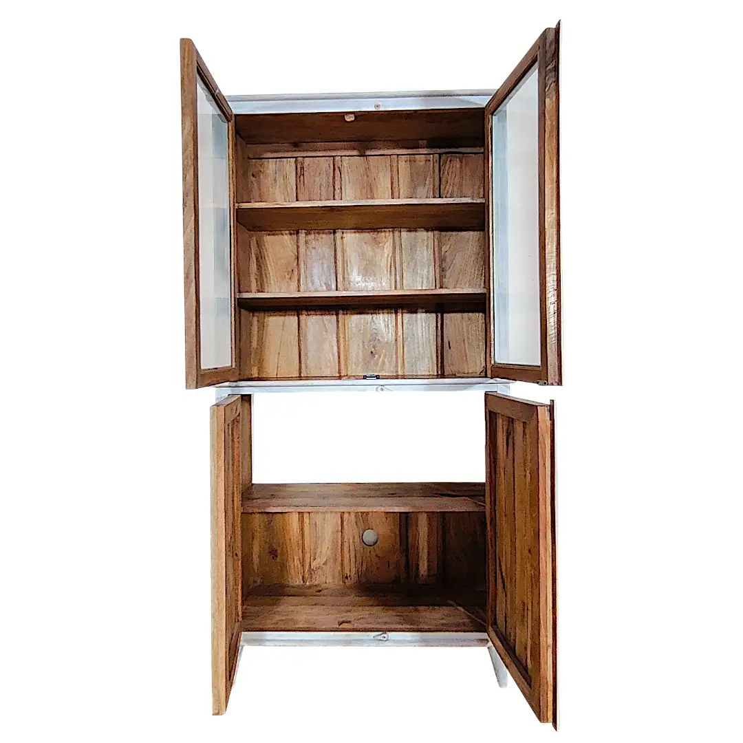 The Nomad Hand-Chiseled Glass Cabinet | خزانة النماد الخشبية المزينة بالنقش اليدوي والزجاج