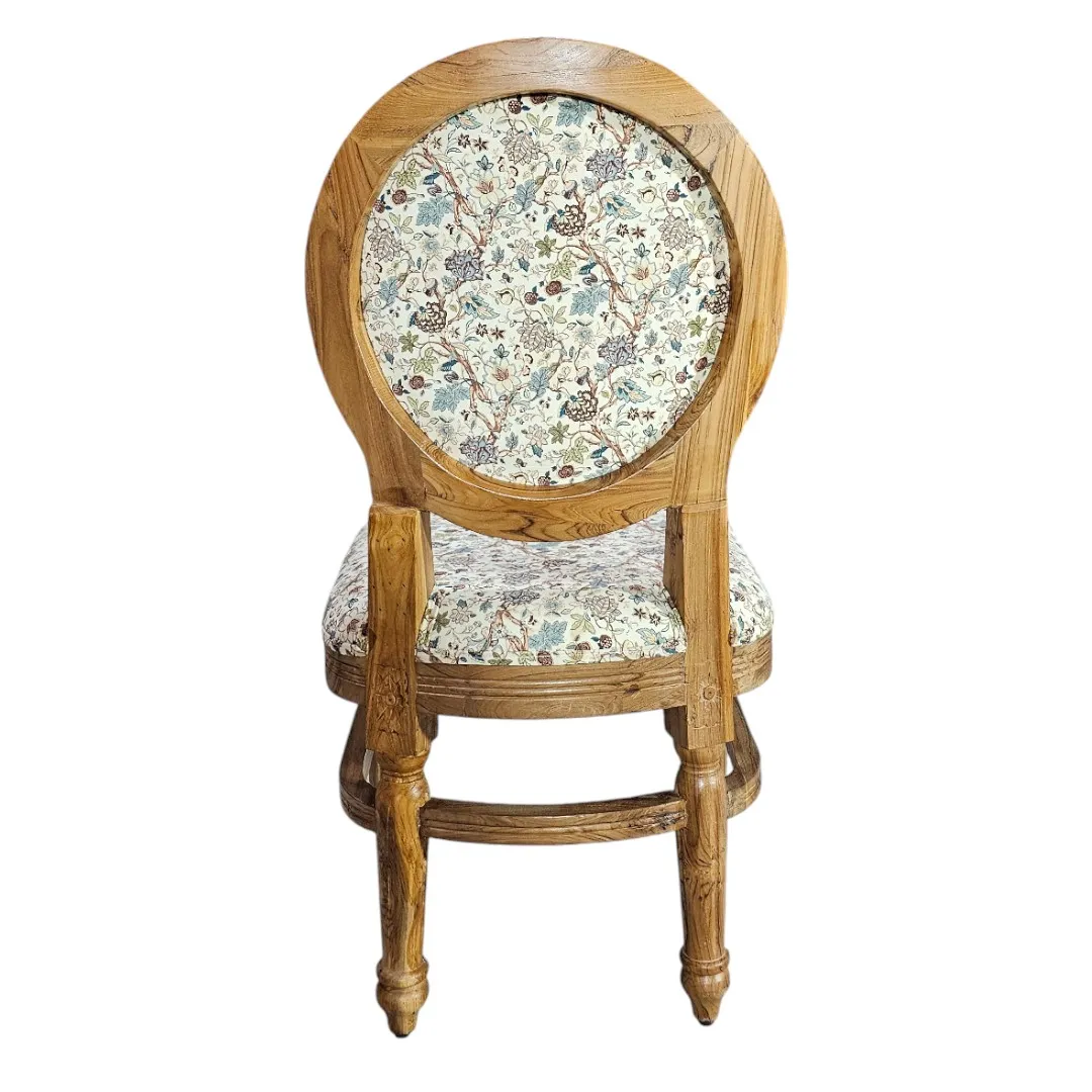 La Chaise Medallion Royale (The Royal Medallion Chair)