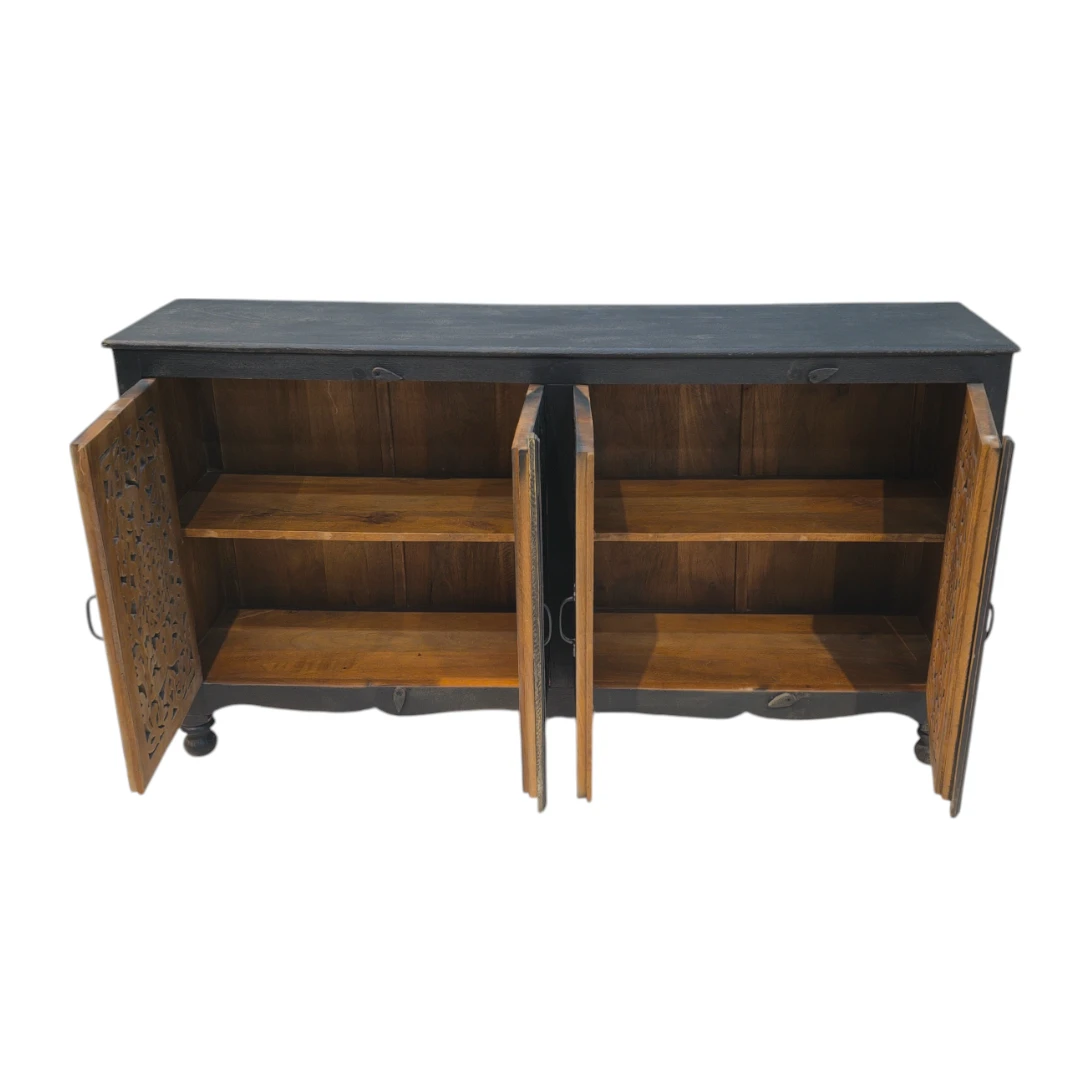 The Jaali Noir Grand Buffet