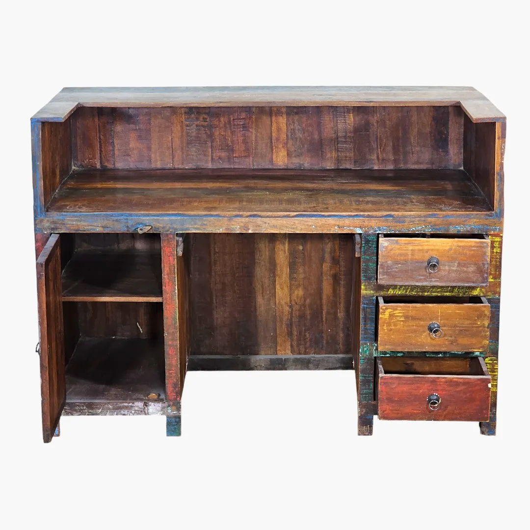 The Sentinel's Story Reception Counter / Desk