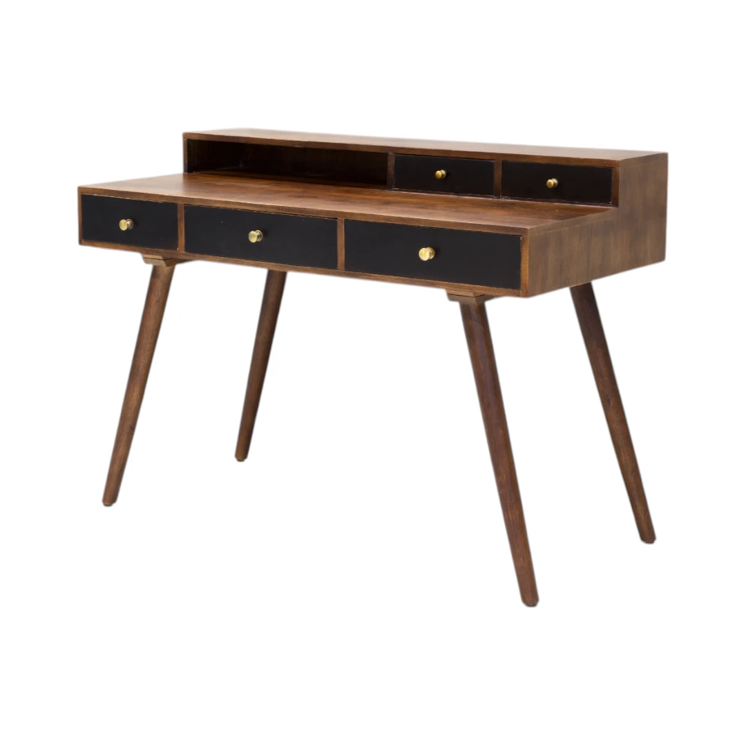 Everyday Essentials Desk